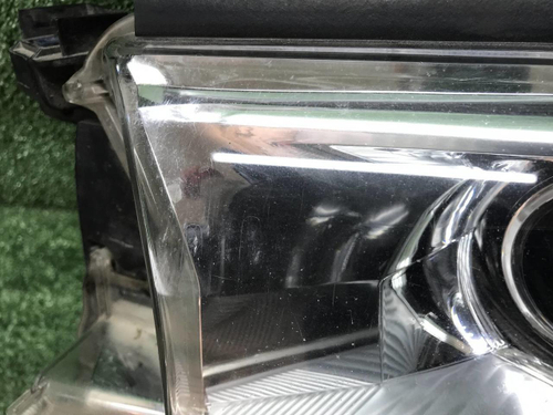 Битая Фара левая Toyota Land Cruiser 200 15-21 LED