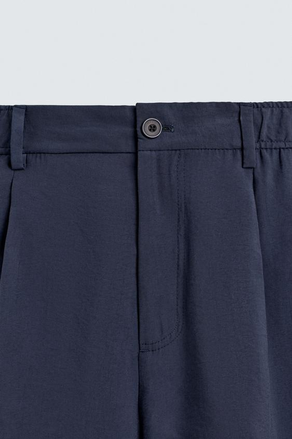ZARA СВОБОДНЫЕ ШОРТЫ С ЗАЩИПАМИ, МОРСКОЙ СИНИЙ