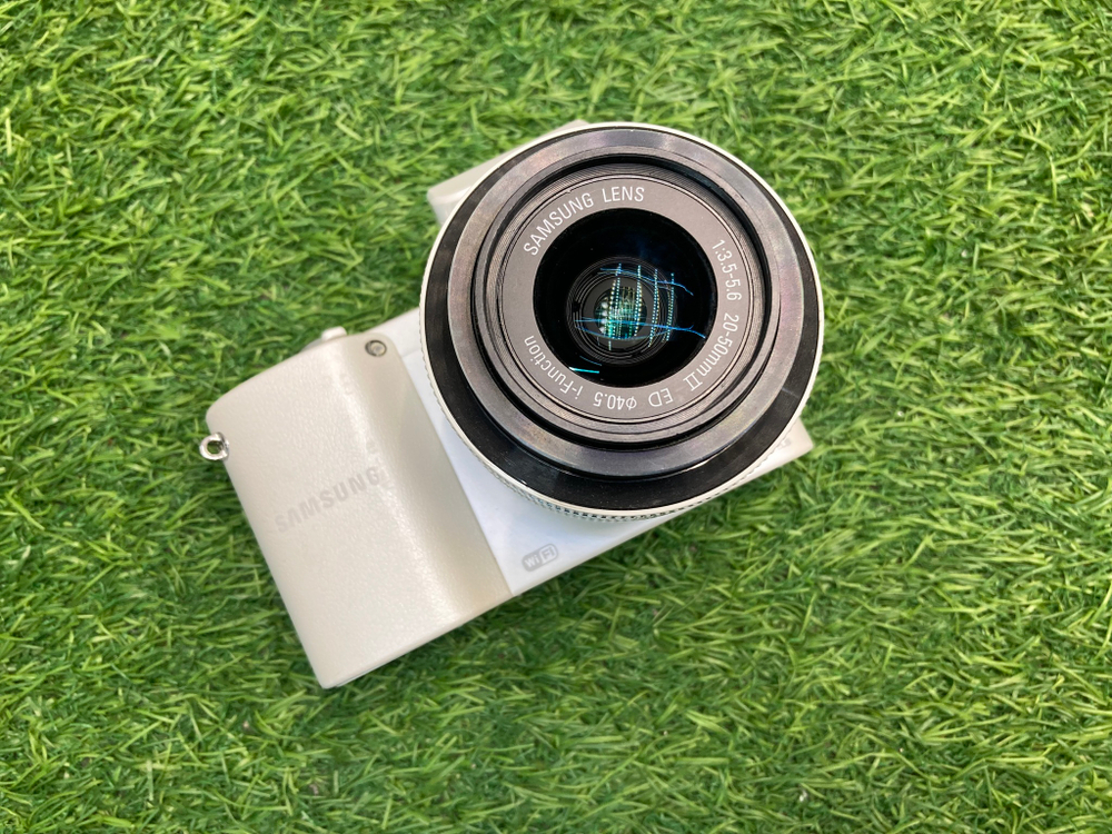 Samsung NX1000 Kit 20-50mm II ED 3.5-5.6 i-Function