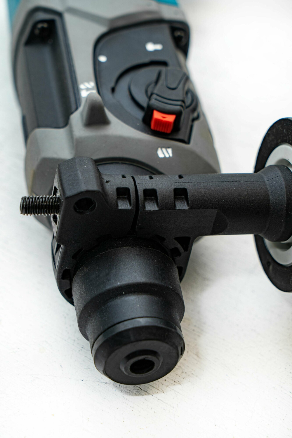 Перфоратор Makita HR2470, 2.4 Дж, 780 Вт, 4500 уд/мин, в кейсе