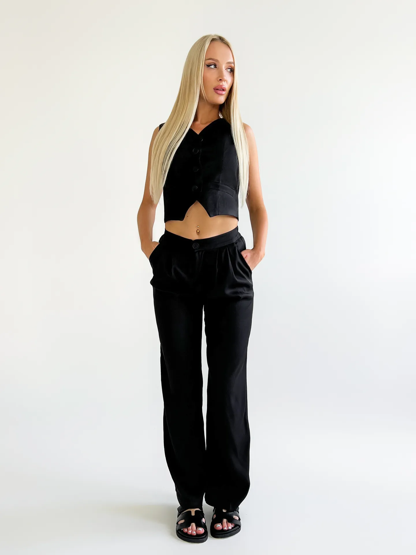Костюм Miss Diva 11404 однотонный из жилетки и брюк-палаццо