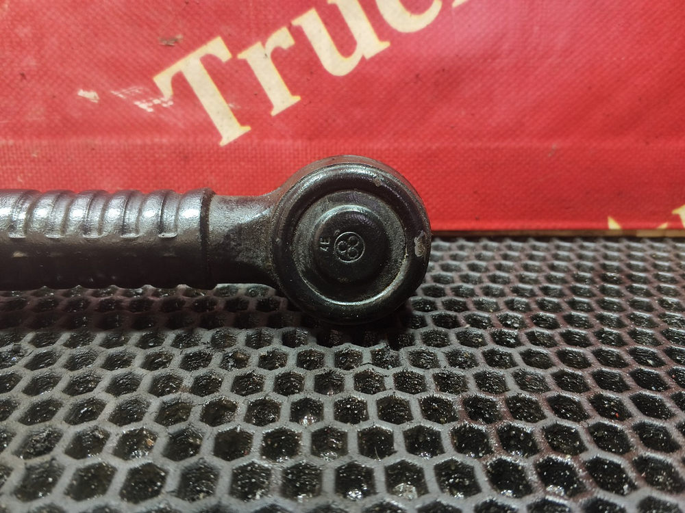 Стойка переднего стабилизатора