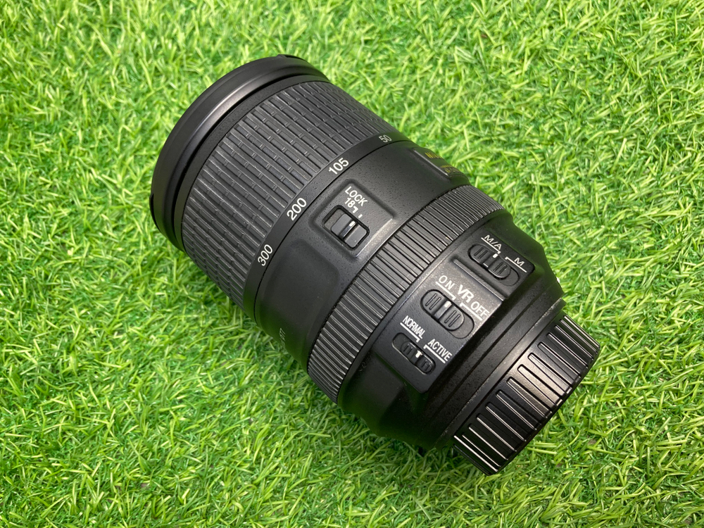 Nikon 18-300mm 3.5-5.6G ED AF-S VR DX