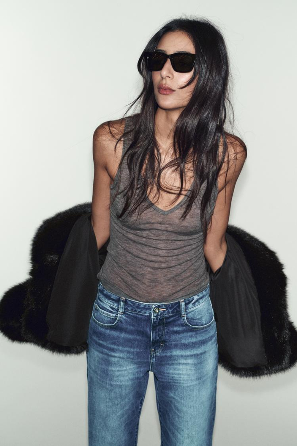 ZARA ШУБА ИСКУССТВЕННОГО МЕХА С ВОРОТНИКОМ С ЛАЦКАНАМИ, ЧЕРНЫЙ