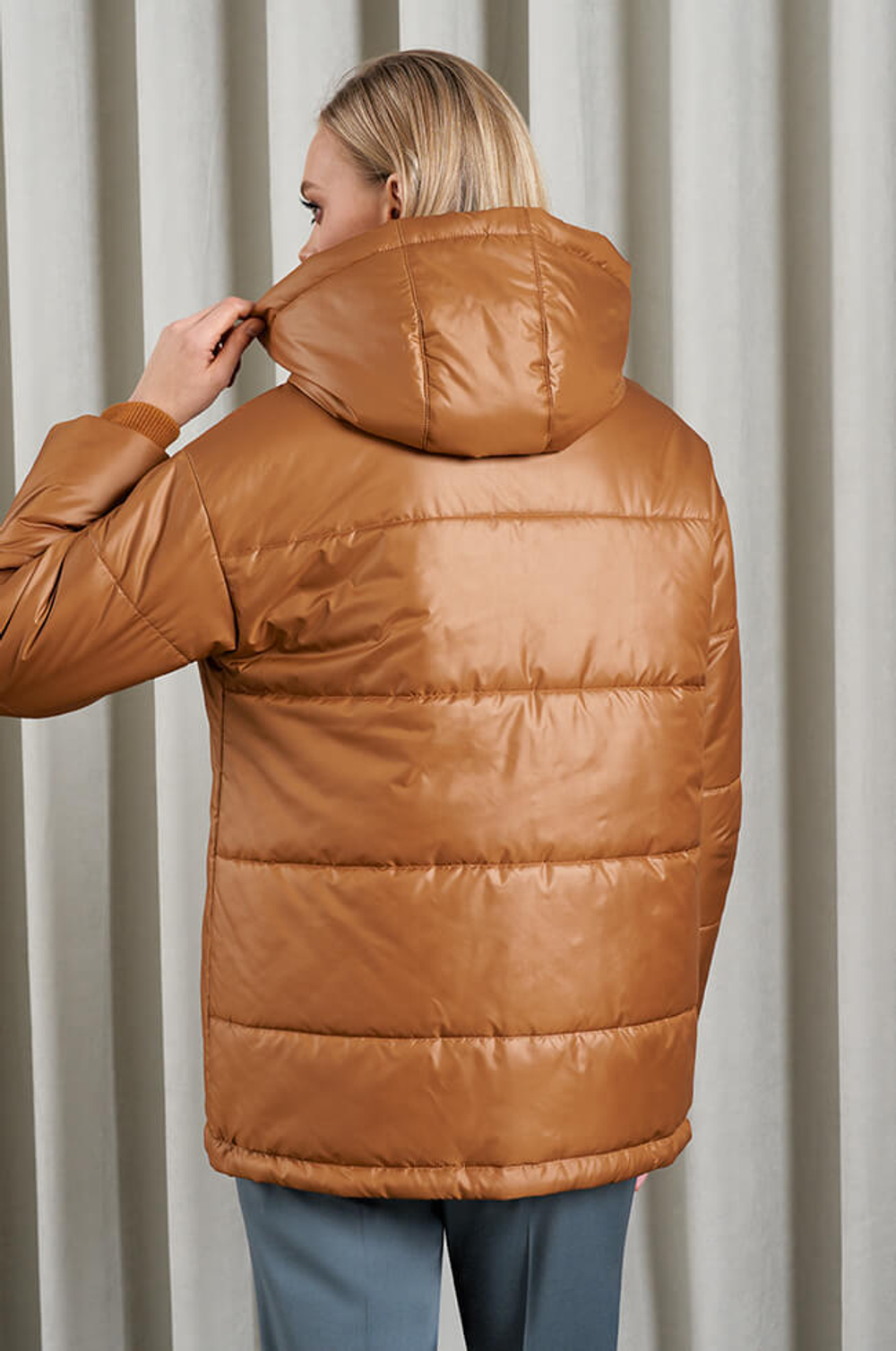 0100 Куртка женская (карамельный)