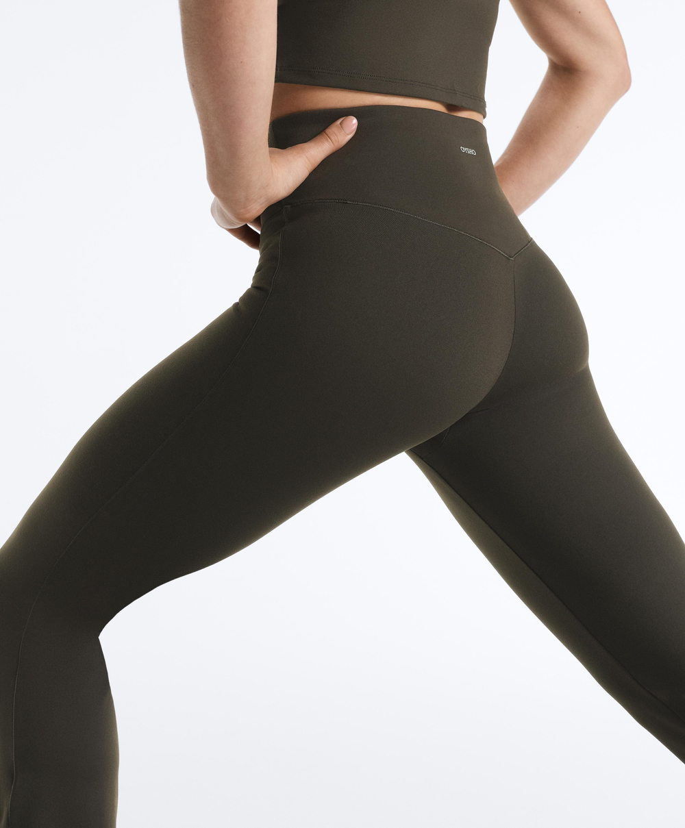 OYSHO Брюки-клеш с высокой посадкой Evermove, коричневый