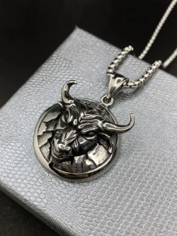 Крупная подвеска Бык на цепочке амулет оберег Чертог Тура