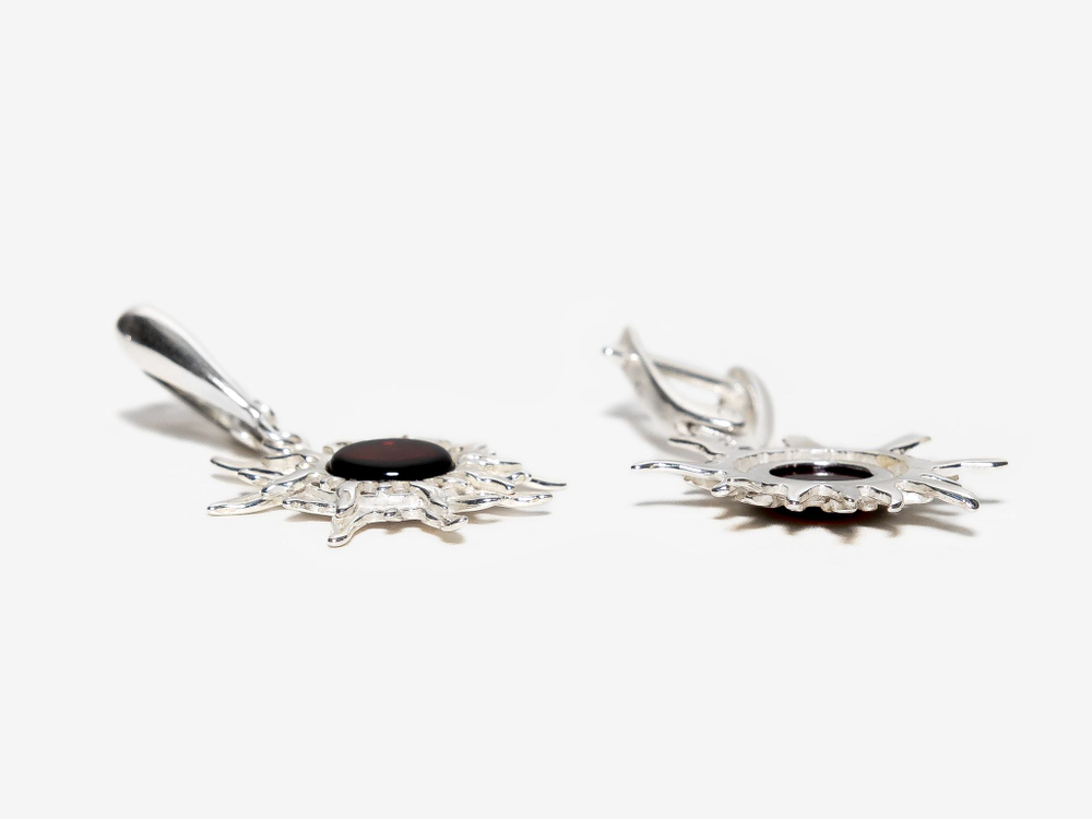 Серебряные серьги с цельным янтарем "Солнце", серебро 925 пробы