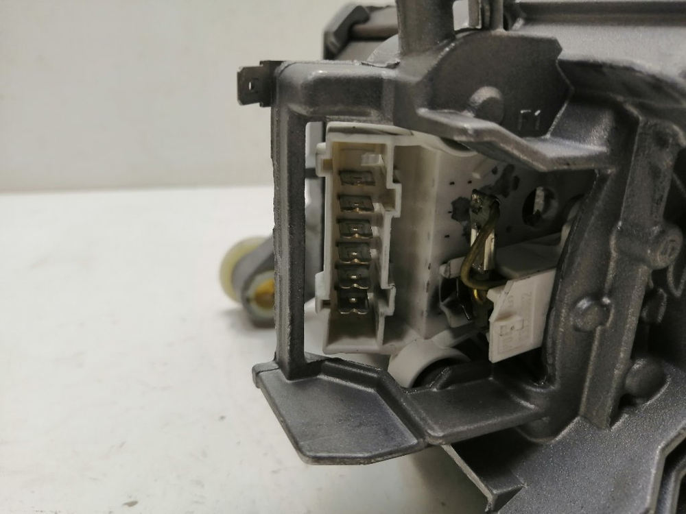 WFH2060OE кт102 Двигатель для стиральной машины Bosch 5500012991 б/у