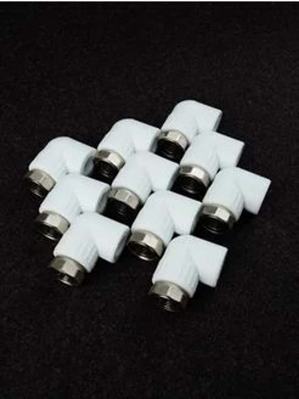 Уголок 90 с накидной гайкой 25x3/4 RTP