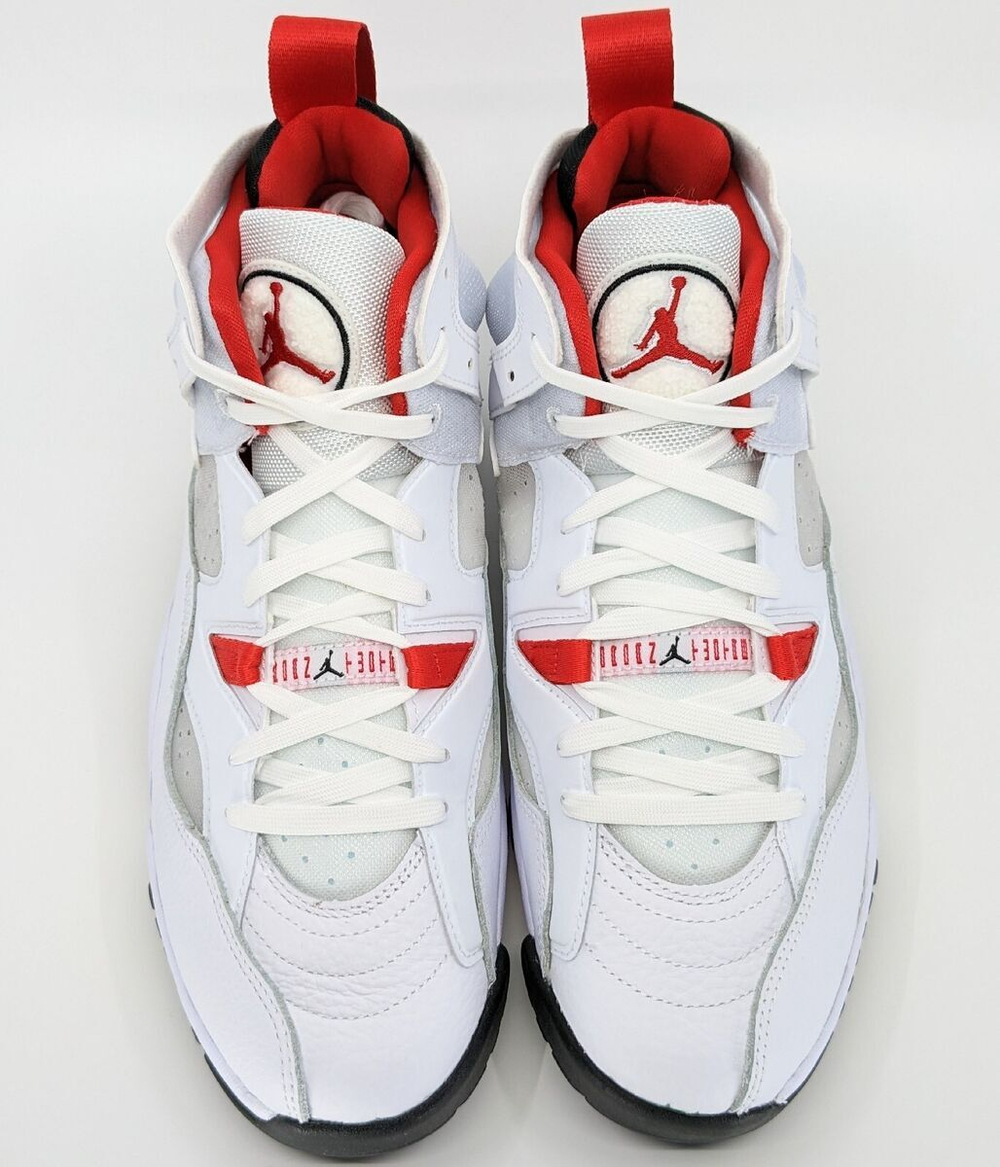 Кроссовки JUMPMAN TWO TREY  ( BLANC/NOIR/UNIVERSITE ROUGE)