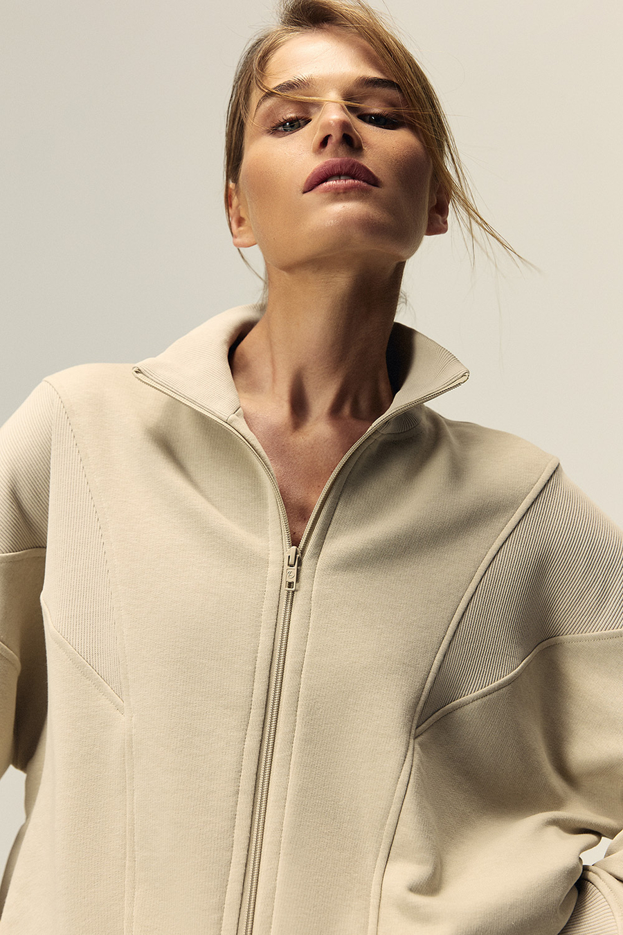 Олимпийка Крем