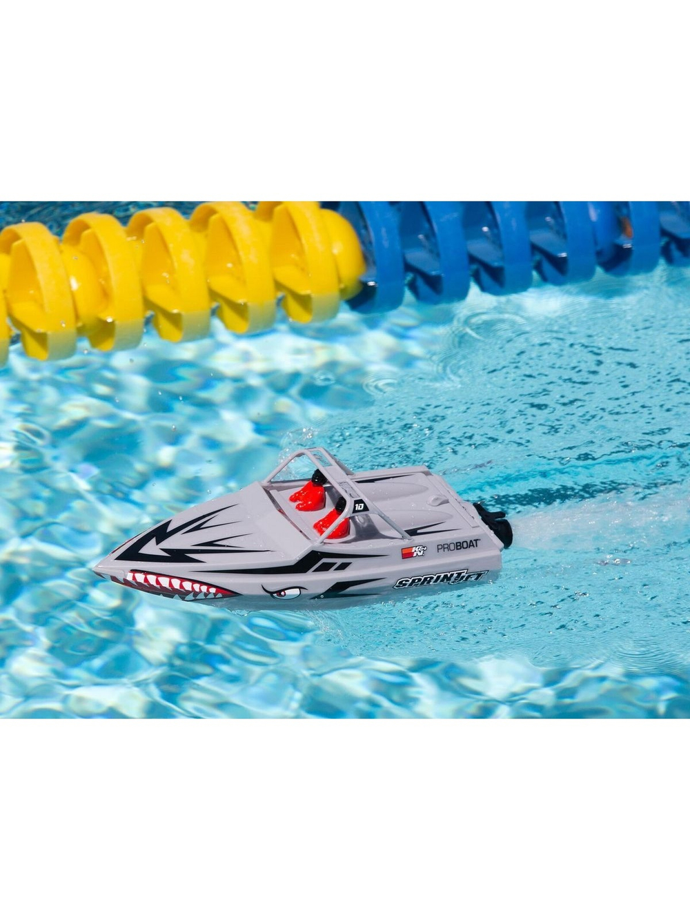 Радиоуправляемый катер ProBoat Sprintjet 9-inch Self-Right Jet Boat (серебряный) RTR