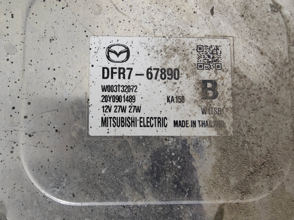 Фара правая LED Mazda CX-30 19-нв Б/У Оригинал DFR751030