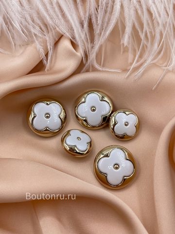 Пуговицы ЛВ. золотистые белый цветок
