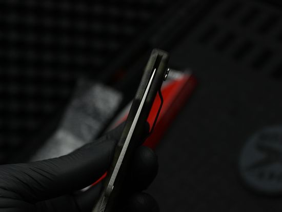 Складной нож Spyderco Delica 4 C11ZFPGR c клинком из стали VG-10, рукоять FRN