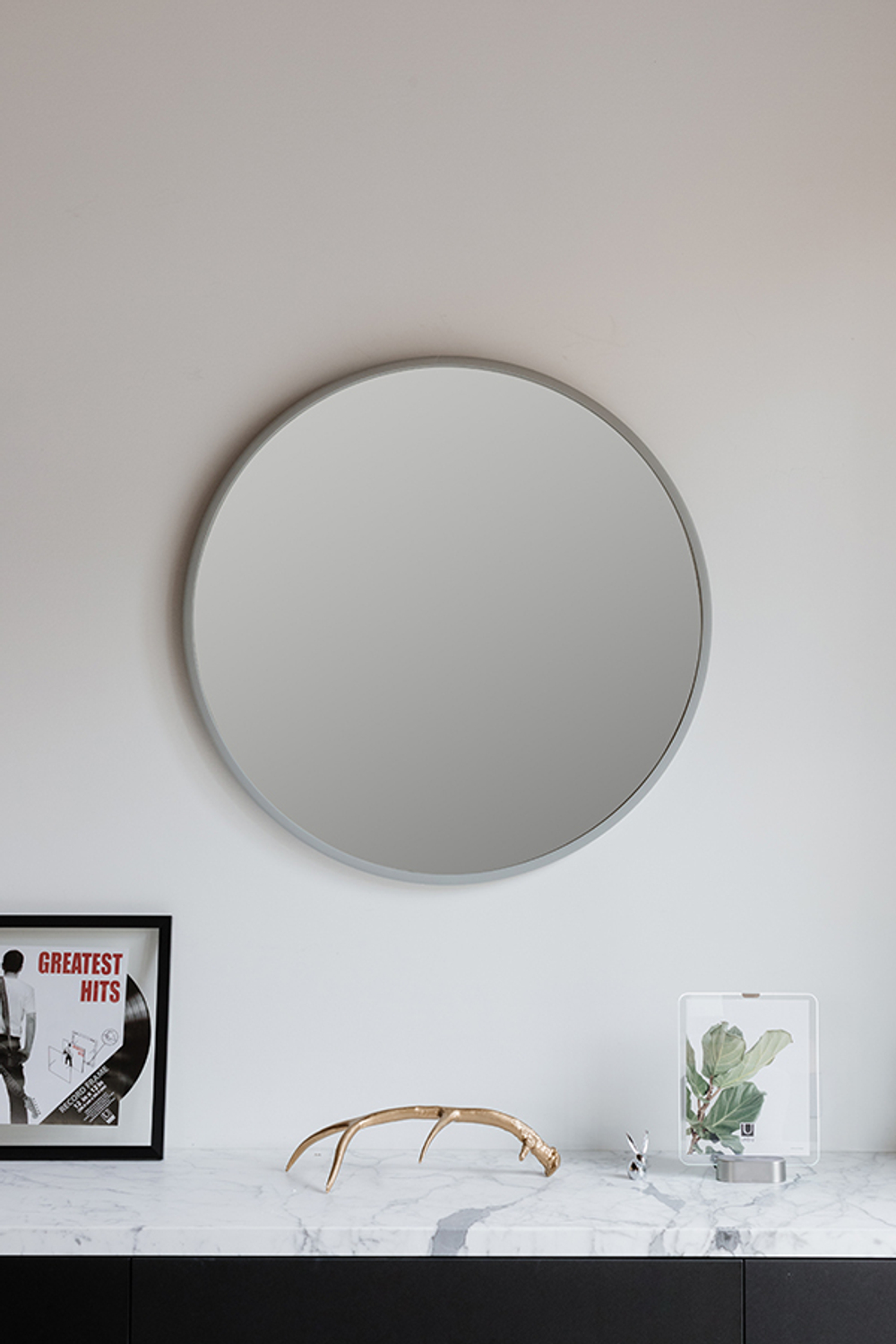 Зеркало настенное Hub D94 см серое, Umbra