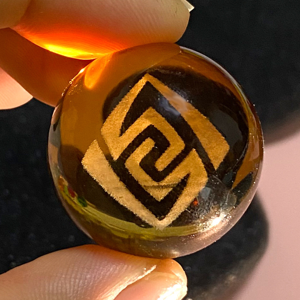 Стеклянный шарик "Genhin Impact"