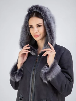 Дубленка зимняя с капюшоном натуральная