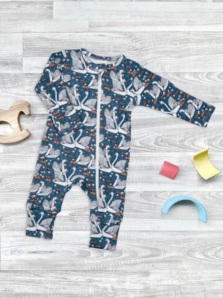 Комбинезон Mjölk Sleep and Play Лебеди, на манжетах