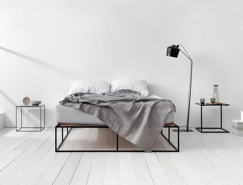 Двуспальная металлическая кровать