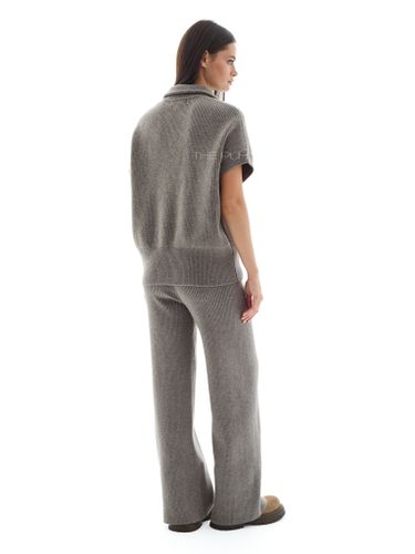 Темно-серый трикотажный костюм с жилетом