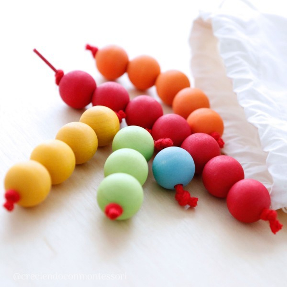 Деревянный игровой набор "Бусины лесенки радужные"