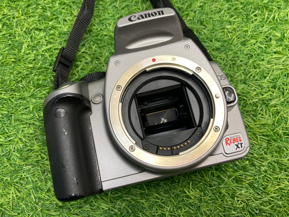 Canon Rebel XT (350D) kit 18-55mm 3.5-5.6