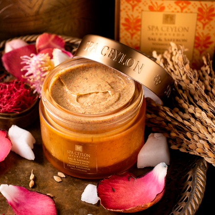 Обогащенный витамином Е нежный крем-скраб для лица "САЛ И ШАФРАН" (100g)