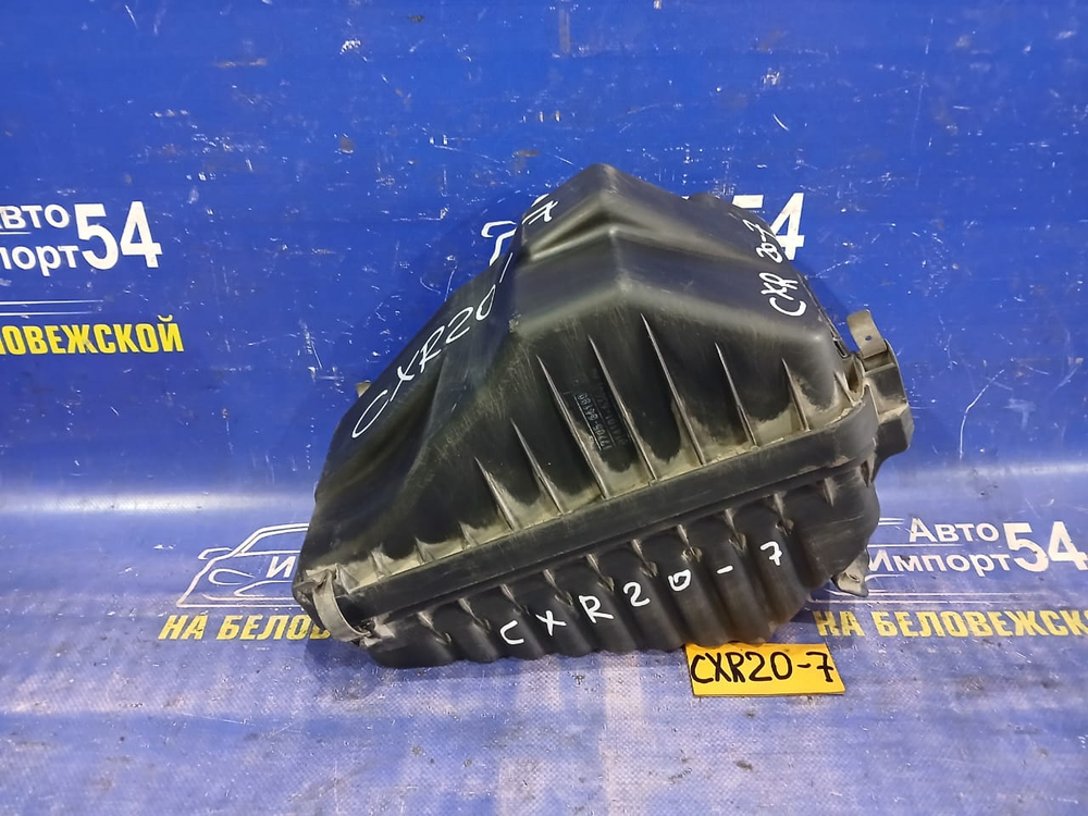 Корпус воздушного фильтра TOYOTA ESTIMA 1995