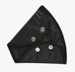 Адаптер ременя безопасности Детский (треугольник) - Черный 04110