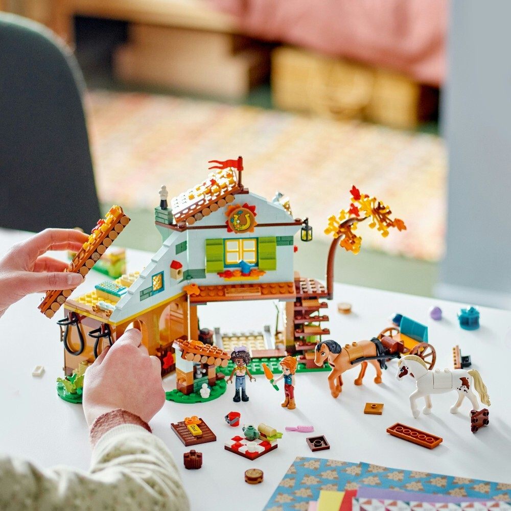 LEGO Friends — Осенняя конюшня 41745 / артикул   41745  / GTIN 5702017415284