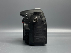 Nikon D7000 70.300 кадров