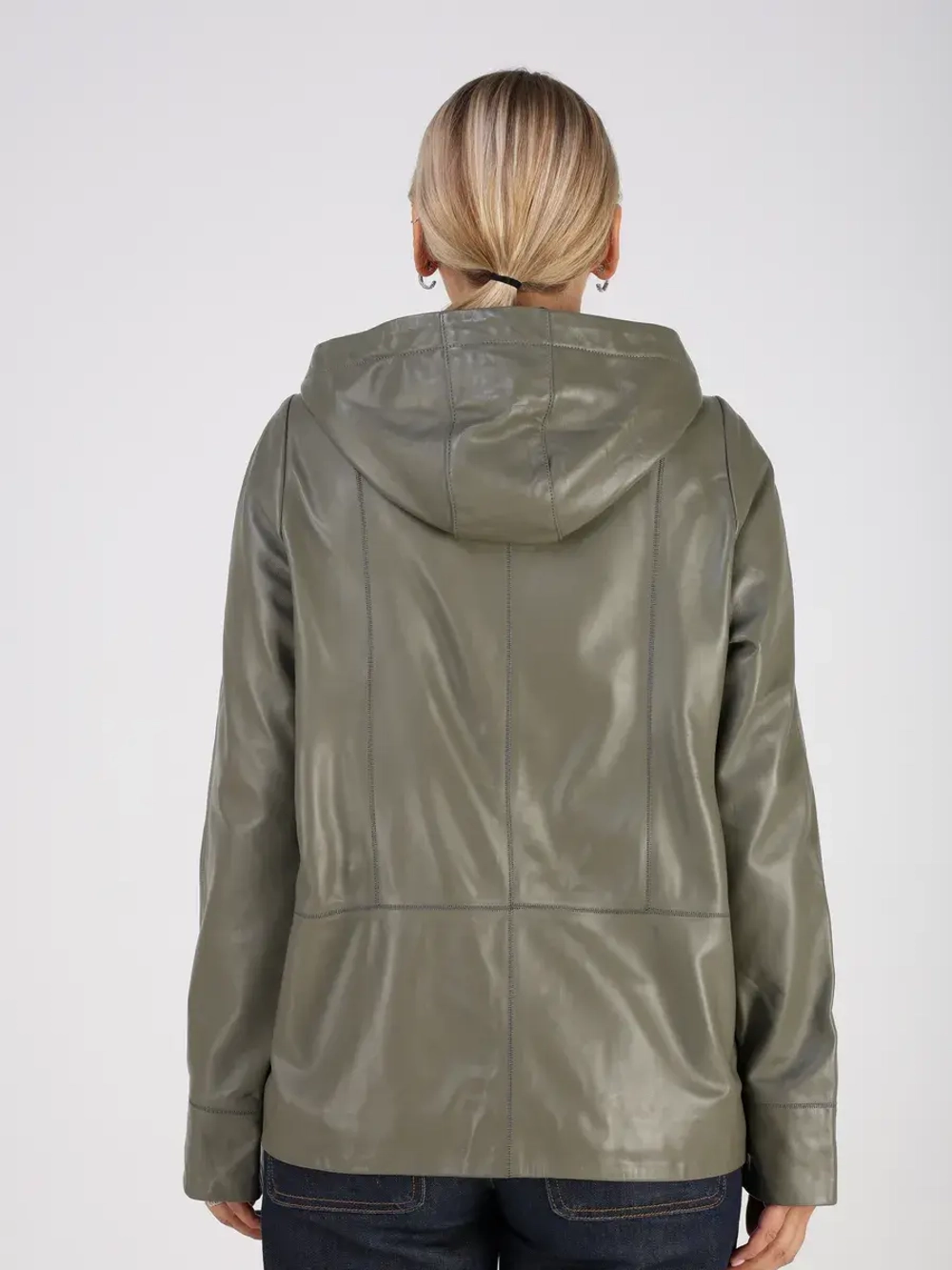 Кожаная куртка демисезонная с капюшоном