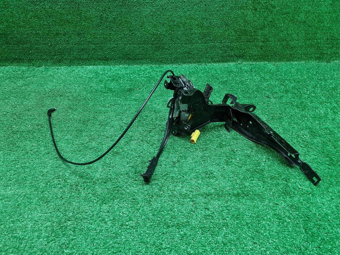 Кронштейн фары левый BMW 3er G20 (2018-н.в.)