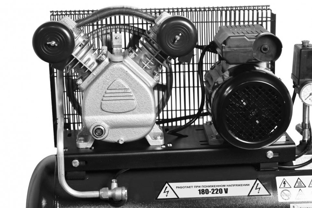 Компрессор поршневой 50.LB24A REMEZA (Белоруссия): 360 л/мин., 10 бар, ресивер 50 л., 2,2 кВт, 220В, габариты без упак. 820х440х750 мм, 74 кг.