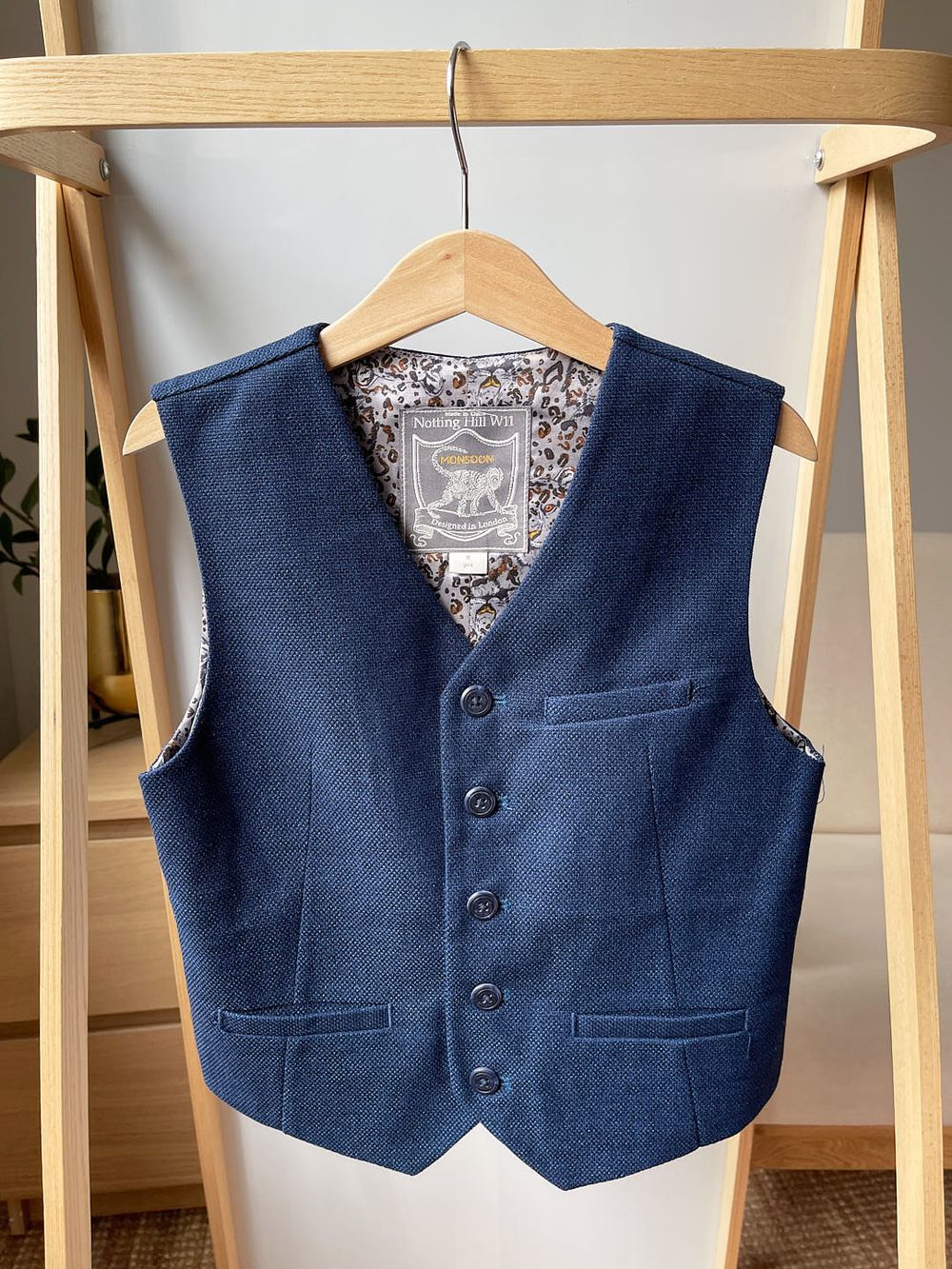 Жилет Monsoon с галстуком, 128