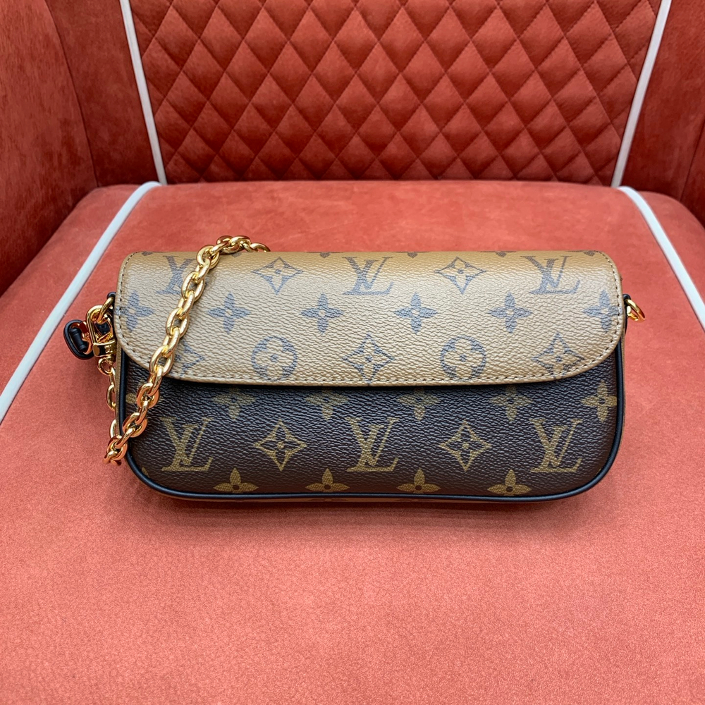 Louis Vuitton Wallet on Chain Ivy