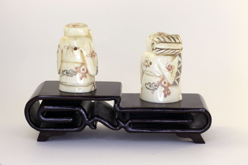 Сет нэцкэ Дзюродзин и Фукурокудзю на подставке