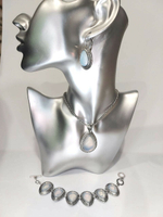 Комплект бижутерии "Лунный камень" - подвеска, серьги и браслет в форме капли