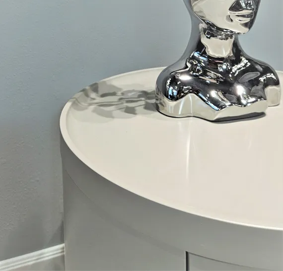 Прикроватная тумбочка 4267 с двумя ящиками, светло-серая