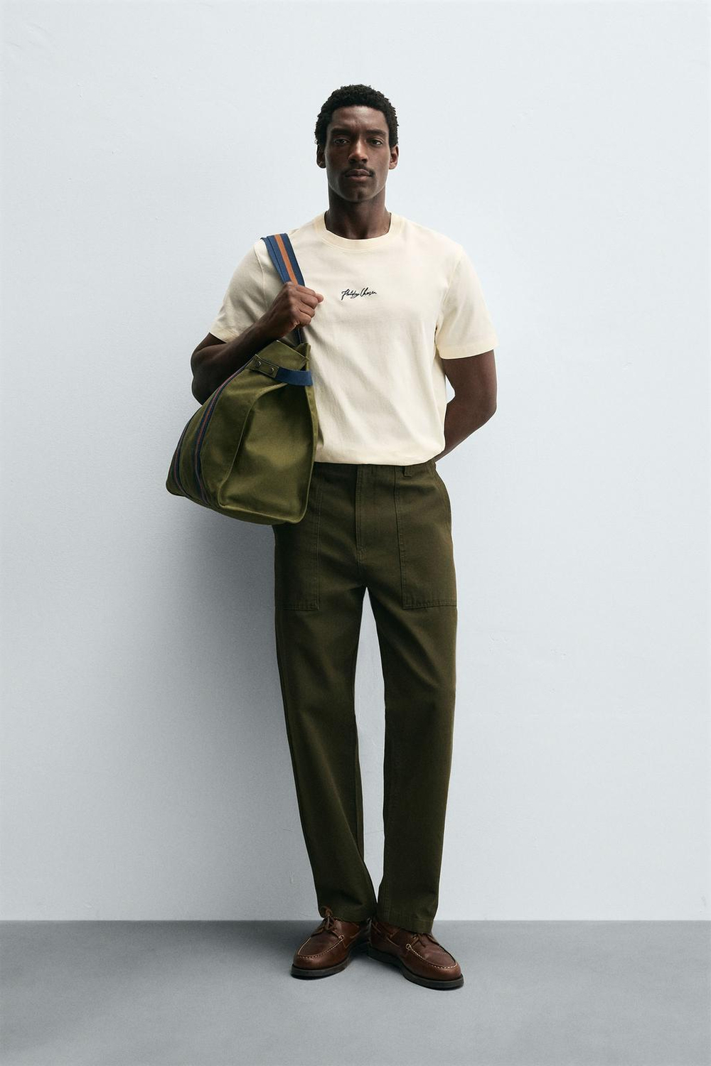 ZARA ФУТБОЛКА С ВЫШИТОЙ НАДПИСЬЮ, КРЕМОВЫЙ