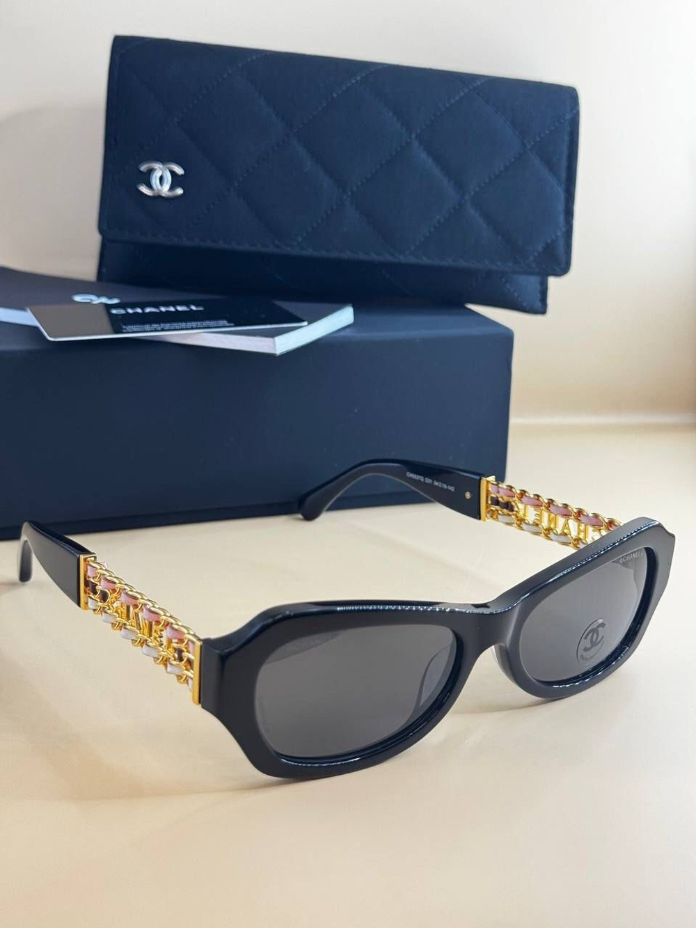 Солнцезащитные очки CHANEL