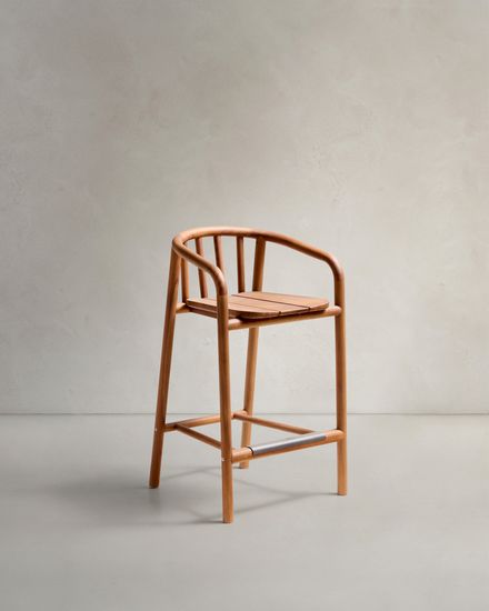 Полубарный стул для улицы Turqueta из дерева, высота 65 см