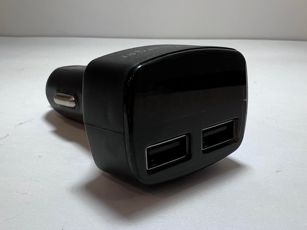 Вольтметр, термометр, зарядное устройство, в прикуриватель Quantoom V12-24USB (1 шт.)