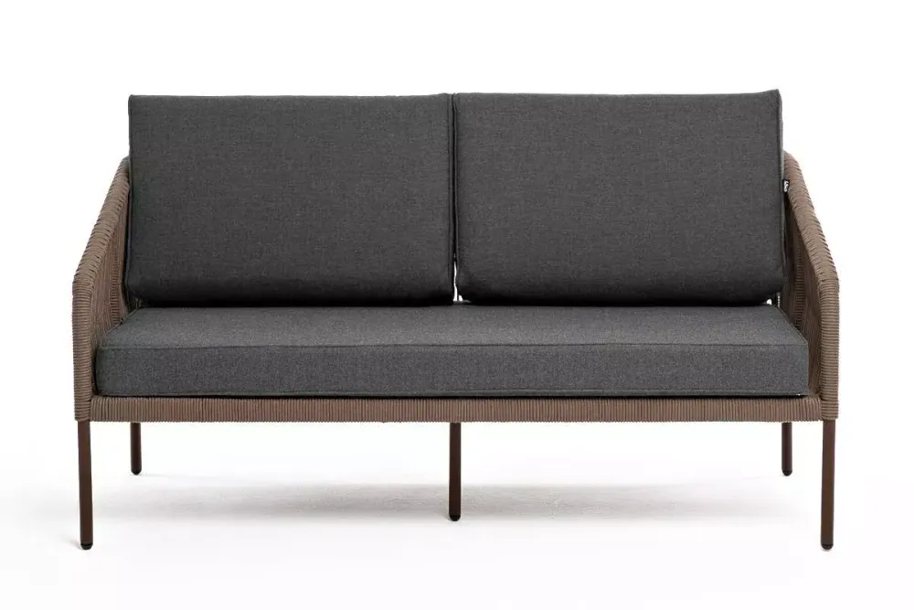"Канны" диван 2-местный плетеный из роупа, каркас алюминий коричневый (RAL8016) муар, роуп коричневый круглый, ткань темно-серая 027