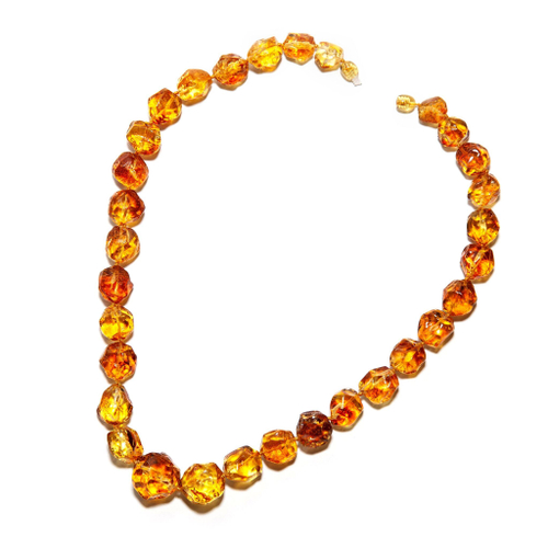 Бусы из цельного натурального янтаря "Кусанка", длина 50 см, бусины до 1,5 см.