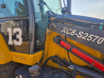 XCMG XC8* Экскаватор-погрузчик XC8-S2570  (Дизельный, 4,0 л, 100 л.с., АТ)