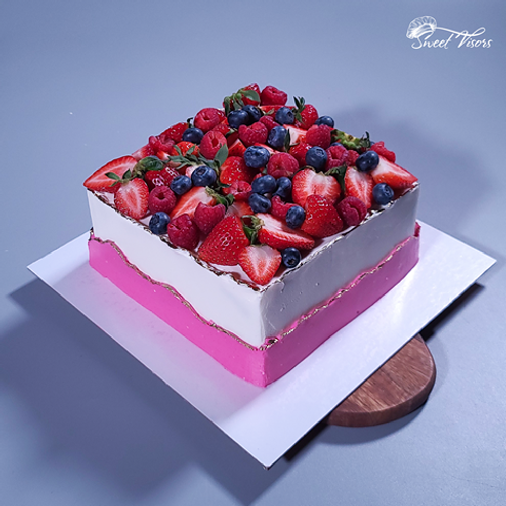 Квадратный торт с ягодами кондитерская Sweet Visors сладкие козырьки Светланы Дегтеревой