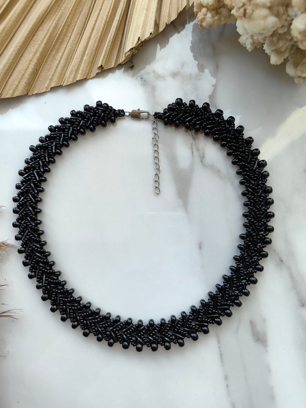 Колье из бисера "Змейка" ручной работы, цвет - Бронза тёмная
